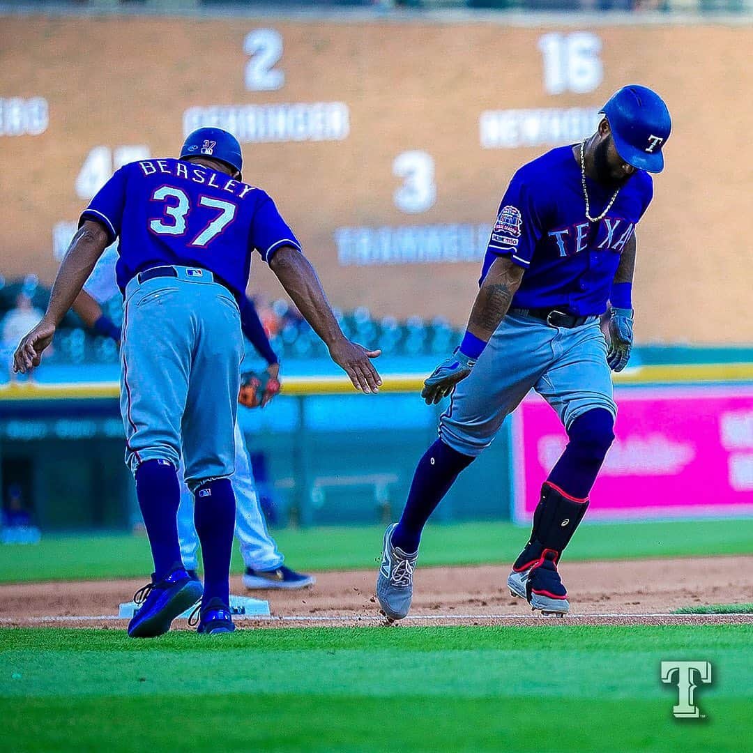 テキサス・レンジャーズさんのインスタグラム写真 - (テキサス・レンジャーズInstagram)「3-dinger inning? Don’t mind if we do. 😎」6月27日 9時36分 - rangers