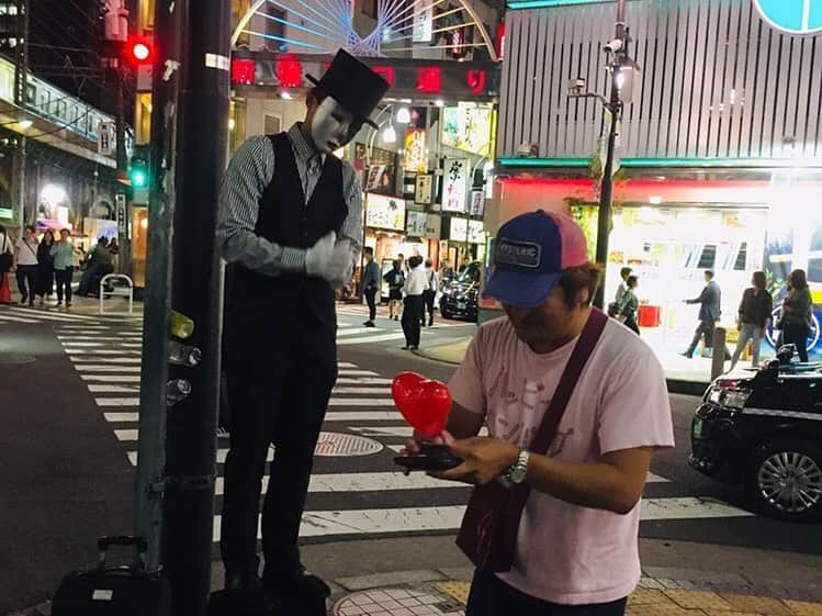 キャンヒロユキさんのインスタグラム写真 - (キャンヒロユキInstagram)「橋本のお店から、新橋に電車で移動。 リスナーのしんさんと、浦添ウインドゥ島と、その嫁の元よしもと与田が合流。 苦労人与田が幸せそう&島が落ち着いててなにより！  そしてひとり帰りにラーメン食べようとしたけど我慢した自分を褒めてやりたい！」6月27日 10時03分 - kiyancan