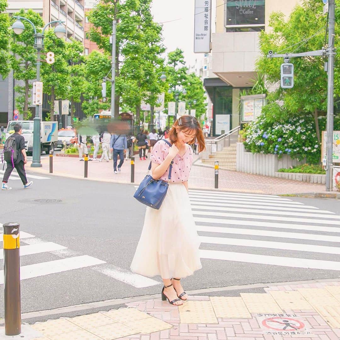 SuperGroupiesのインスタグラム：「＼フォロー&いいねで／﻿ イタリアさんの財布をプレゼント🎁 （詳細は下からCheckしてね✅） ⠀⠀⠀⠀⠀⠀⠀ ⠀⠀⠀⠀⠀⠀⠀ 本日のスパグルPick Up📌 コロンとしたシルエットがたまらない☺️ #ヘタリア コラボバッグ💙💙💙 ⠀⠀⠀⠀⠀⠀⠀ ⠀⠀⠀⠀⠀⠀⠀ カラーリングは イタリアさんが着ている衣装をイメージ！ ユニークで大人可愛い色味なのが嬉しいポイント✨ ⠀⠀⠀⠀⠀⠀⠀ ──────────────────────﻿ 🇮🇹Today’s Item🇮🇹 #Hetalia World☆Stars Collaboration series Italy model #bag / ￥11,800 +tax ※数量限定販売中です。 Only a limited amount available now! ──────────────────────﻿ ⠀⠀⠀⠀⠀⠀⠀ ⠀⠀⠀⠀⠀⠀⠀ ここで… こちらのバッグとお揃いのデザインの財布を プレゼントするキャンペーンのお知らせです💁‍♀️🗯️ ⠀ ⠀⠀ ⠀⠀⠀⠀⠀⠀⠀ 応募条件を満たした方の中から抽選で、﻿ 【1名様】にこちらのアイテムをプレゼント🎉﻿ ＝＝＝＝＝＝＝＝＝＝＝＝＝＝＝＝＝＝＝＝＝＝＝﻿ 🎁プレゼント商品🎁﻿ 『ヘタリア World☆Stars』 #イタリア モデル 財布 ＝＝＝＝＝＝＝＝＝＝＝＝＝＝＝＝＝＝＝＝＝＝＝﻿ ⠀⠀⠀⠀⠀⠀⠀ ⠀⠀⠀⠀⠀⠀⠀ 下記の詳細をチェックして、 #ヘタリア コラボアイテムを当てよう💓 ＝＝＝＝＝＝＝＝＝＝＝＝＝＝＝＝＝＝＝＝＝＝＝﻿ 🎁キャンペーン期間🎁 6/27（木）〜7/3（水）23時59分まで﻿﻿ ⠀⠀⠀⠀⠀ ⠀⠀⠀⠀⠀ 🎁応募方法🎁 カンタン2ステップで応募できます！ ─────────────────────﻿ 1️⃣SuperGroupies 公式アカウント（ @supergroupies ）をフォロー﻿ 2️⃣この投稿を「いいね！」 ─────────────────────﻿ 📍「いいね！」する対象投稿はこの投稿を含め3つ！ 📍3つ全部に「いいね！」をすると当選確率がアップ！ ⠀⠀⠀⠀⠀⠀⠀ ⠀⠀⠀⠀⠀⠀⠀ 🎁注意事項🎁 📍当選者には7月31日(水)までに当店のアカウントからDMをお送りします。 📍当選商品の発送は日本国内に限らせていただきます。﻿ 📍当選した方はこちらのアカウント・ライブ配信にて紹介させていただく場合がございますので、予めご了承ください。﻿ ⠀⠀⠀⠀⠀⠀⠀ ＝＝＝＝＝＝＝＝＝＝＝＝＝＝＝＝＝＝＝＝＝＝＝﻿ ⠀⠀⠀⠀⠀⠀⠀ ⠀⠀⠀⠀⠀⠀⠀ ご応募は7月3日（水）まで！⠀ たくさんの「いいね！」お待ちしております👏﻿ ⠀⠀⠀⠀⠀ ⠀⠀⠀⠀⠀ ご質問等ございましたらコメント欄にて承ります🎀﻿ ⠀ ⠀⠀⠀⠀⠀⠀⠀ ⠀⠀⠀⠀⠀⠀⠀ ⠀⠀⠀⠀⠀⠀⠀ ⠀⠀⠀⠀⠀⠀⠀ #supergroupies #anime #japaneseanime #スーパーグルーピーズ #アニメ #アニメコラボ #コラボグッズ #ファッションにアニメを #ヘタリアイタリア #axispowershetalia #hetaliaitaly #ドット柄 #ドットトップス #スカートコーデ #チュールスカート #ピンクコーデ #サンダルコーデ #バッグ #ミニ財布 #財布 #夏ファッション #きれいめカジュアル #プレゼントキャンペーン」