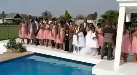 ホセ・レイエスのインスタグラム：「Si te ríes te queMa sabes donde 🤷🏿‍♂️」