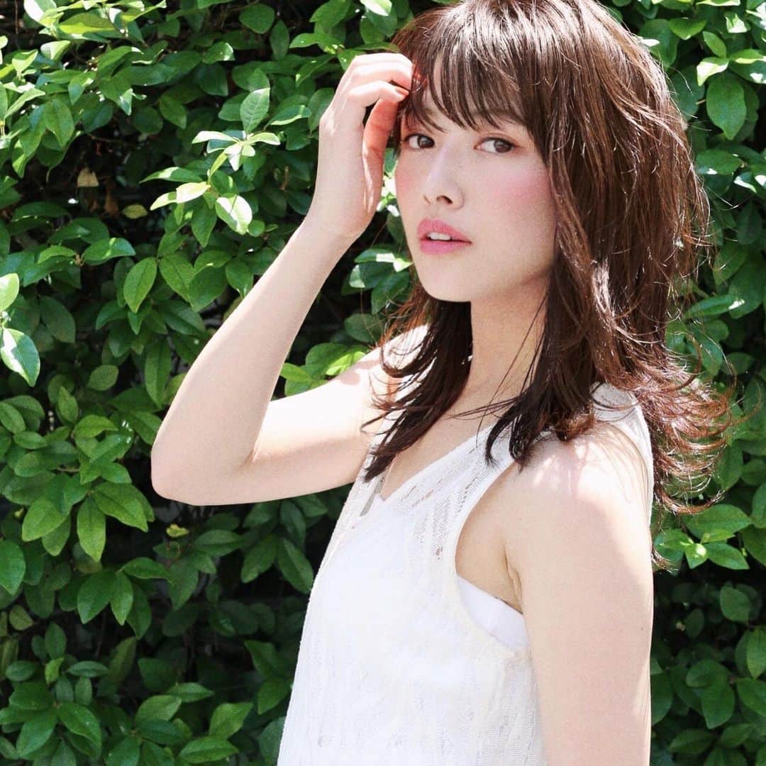 渡部幸也のインスタグラム：「サロン定休日の火曜日、都内スタジオでヘアメイクのお仕事に行って来ました💄 今回は凄く素敵なカメラマン📸さんで、ハイファッションで構図もストーリーもしっかりある撮影で、見応えのある仕上がりになる事間違いなしです✨ こんな現場でずっと仕事をさせてもらいたい❗️ 今後も初心を忘れずに頑張りたいと思います✨✨✨ それではサロンもご予約絶賛お待ちしていますので、皆さまからご予約心よりお待ちしています✂︎ よろしくお願いします🙇  #ヘアスタイル #ヘア #髪型 #ヘアカタログ #ヘアセット #ヘアアレンジ #パーマ #カラー #ヘアカラー #hair #恵比寿美容院 #代官山美容室 #代官山美容院 #美容学生 #サロン #中目黒美容室 #中目黒美容院 #恵比寿美容室 #サロンモデル #中目黒ランチ #恵比寿ランチ #hpb_hair #中目黒 #代官山 #恵比寿 #渋谷 #ar_magazine #murua #emoda #amerivintage」