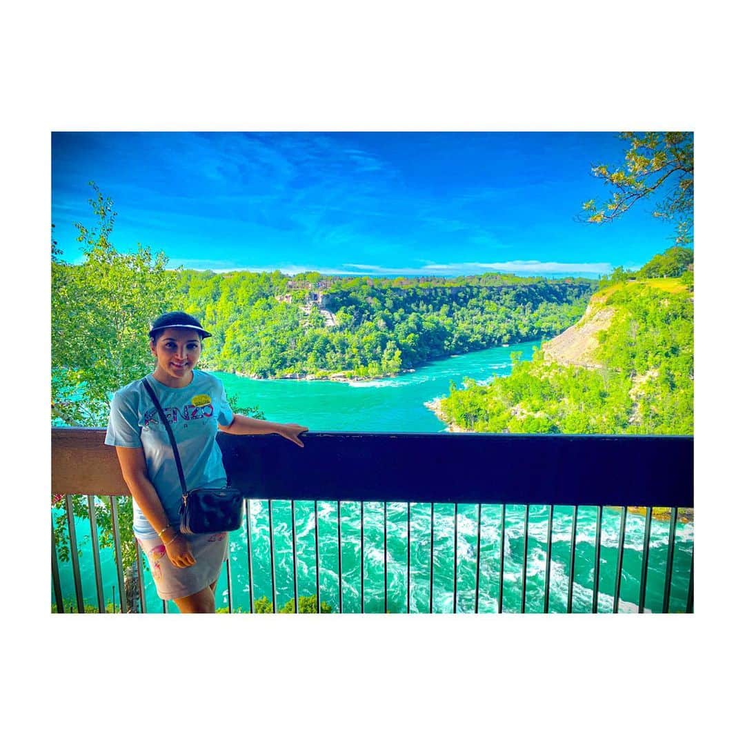 Ashantyさんのインスタグラム写真 - (AshantyInstagram)「The only thing that will make u happy is being happy with who you are, and not who people think you are😀 #latepost #niagarafalls #toronto」6月27日 12時34分 - ashanty_ash