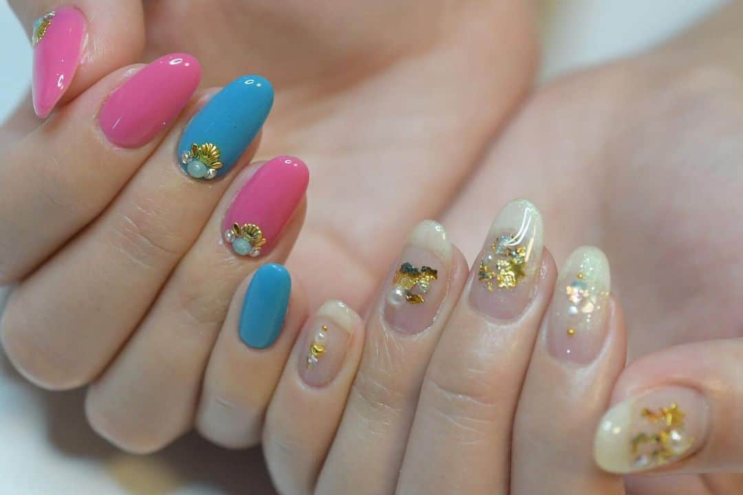 Yuka Maeda ::manicurelistのインスタグラム：「. 大阪市北区 梅田.中崎町.駅から徒歩7分🚶‍♀️ CADENAS nail eyelash  マツエクアカウント @cadenaseyelash LINE:@ cadenas 🆔検索🙋‍♀️ tel:06-4792-8617. cadenas.nail@gmail.com. . #ネイル #ジェルアート #大人かわいい #梅田ネイル #堂山町 #大人ネイル #個性派ネイル #クリアネイル #ジェルネイル #nail #notd #ニュアンスネイル #instanail #ワンカラー #春ネイル  #ネイルデザイン #ongels #美甲 #osaka  #ジェルデザイン #cadenas #指甲 #spring #Insatnails #fashion #シアーネイル #うる艷ネイル #トレンドネイル  #持ち込みデザイン #シンプル」