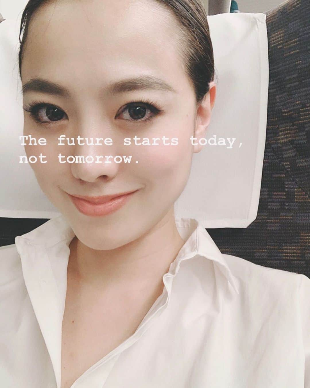 金ケ江悦子さんのインスタグラム写真 - (金ケ江悦子Instagram)「* the future starts today, not tomorrow . ・ ・ #lovewithallyourheart #lovethelifeyoulive  #thefuturestartstodaynottomorrow  #今日という日を大切に  #ありがとう #久々のばっちりメイク  #💄 #❤︎」6月27日 12時51分 - etsuko_kanagae