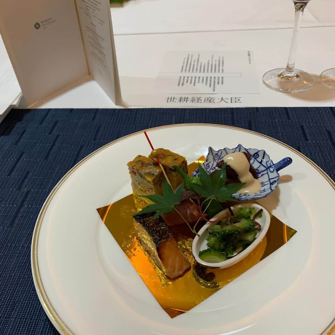 世耕弘成のインスタグラム：「日ＥＵ首脳ワーキングランチ。」