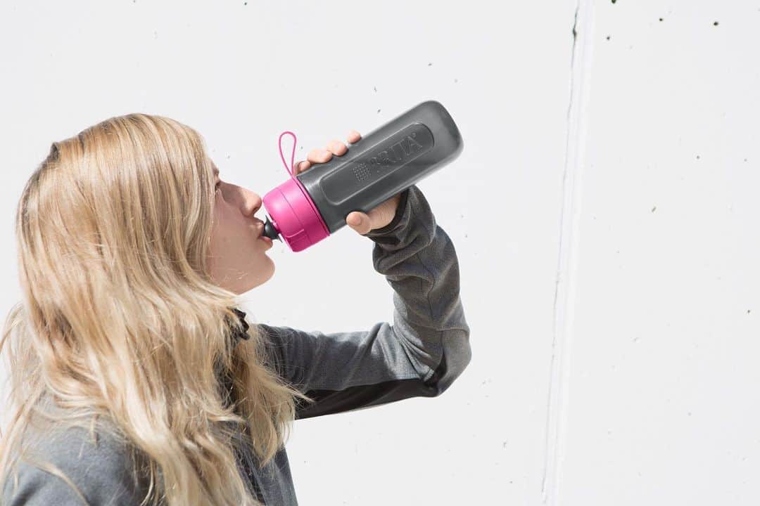 BRITA Japanのインスタグラム：「蒸し暑い毎日に、大切な習慣。 こまめな水分補給！ #BRITA #どこでもブリタ #いつでもブリタ #fillandgo #fillandgoActive #MYBRITA #ブリタライフ #britalovers #マイボトル #熱中症対策 #梅雨 #蒸し暑い #水分補給」