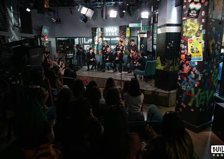 GOT7さんのインスタグラム写真 - (GOT7Instagram)「GOT7 2019 WORLD TOUR 'KEEP SPINNING' IN NEWARK  Great seeing you again @jeff__benjamin ! Thank you @buildseriesnyc !💚 cr. Noam Galao  #GOT7  #갓세븐  #GOT7_SPINNINGTOP  #GOT7_BETWEEN_SECURITY_AND_INSECURITY #GOT7_ECLIPSE #GOT7WORLDTOUR  #GOT7_KEEPSPINNING  #GOT7onBUILDseries」6月27日 13時41分 - got7.with.igot7