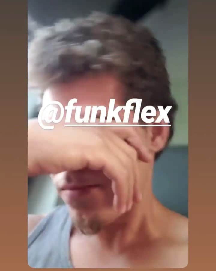 ファンクマスター・フレックスのインスタグラム：「I got them cars rocking! FunkFlex on the set! 🤷🏿‍♂️ @litdigitaldjs is the new squad! Vid via! @isover_9000 ERIC B AND RAKIM AUGUST 17th!!! #FlexFest @flexfestofficial !!!!!! @d1320don / @joejaxson」