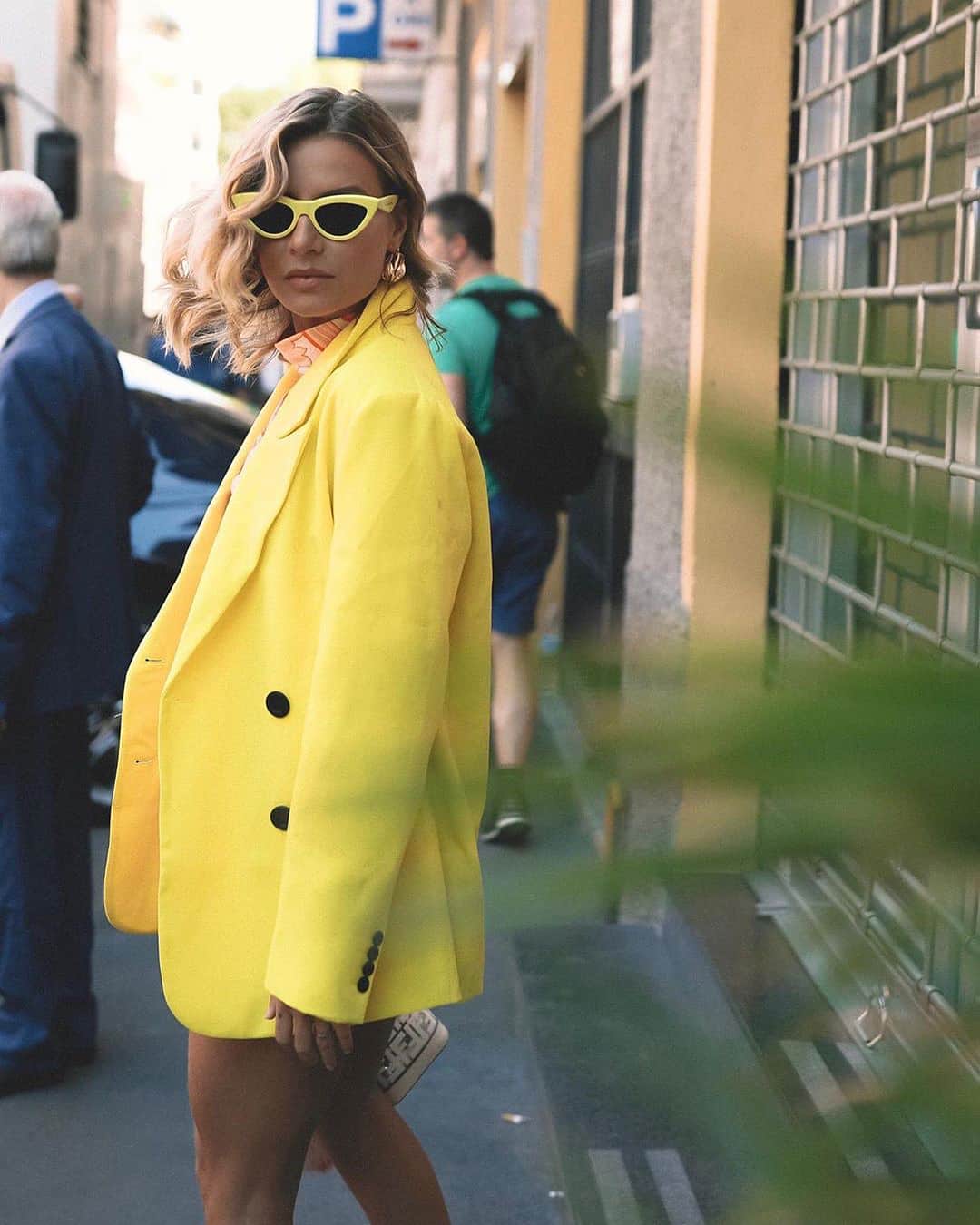Blonde Saladさんのインスタグラム写真 - (Blonde SaladInstagram)「AS SEEN ON INSTAGRAM: Balzer&shorts has been officially declared the coolest summer combo🍒 Who wore it better? #theblondesalad #trend #fashion #asseenoninstagram #camilacoelho #haileybaldwin #veronicaferraro」6月27日 23時07分 - theblondesalad