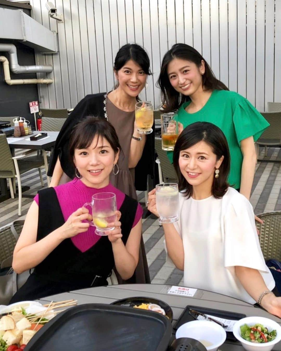 吉村優さんのインスタグラム写真 - (吉村優Instagram)「ビアガーデン🍻❤️ * 暑くなる前に、、 そして本格的な梅雨を前に 今年は開催できてよかった😘 * birdのいつもの皆んなと♡ 今回は2ヶ月ぶりだったので やや久しぶり感😩 * 忙しいビアガーデンだけじゃ時間が足りず🤣 先月分の約束を直近にして ワインで〆ましたっ🙋‍♀️♡ * スケジュールは 日付と曜日しっかり確認しますねぇ〜🙋‍♀️笑 * 最後のポートレート ごめんなさい〜😱🙏 * #beer #beergarden #ビアガーデン #terrace #announcer #caster #アナウンサー」6月27日 23時21分 - yuyoshimura87