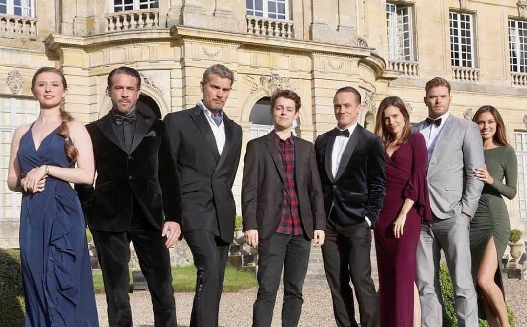 トーレイ・デヴィートのインスタグラム：「My sentiments exactly. #Repost @kellanlutz ・・・ First official photo of #divertimentofilm by @keyvansheikhalishahi . Love this cast! Love this movie!!! #torreydevitto #olarapace #götzotto #christianhillborg #ellieheydon #brittanygonzales #kellanlutz」