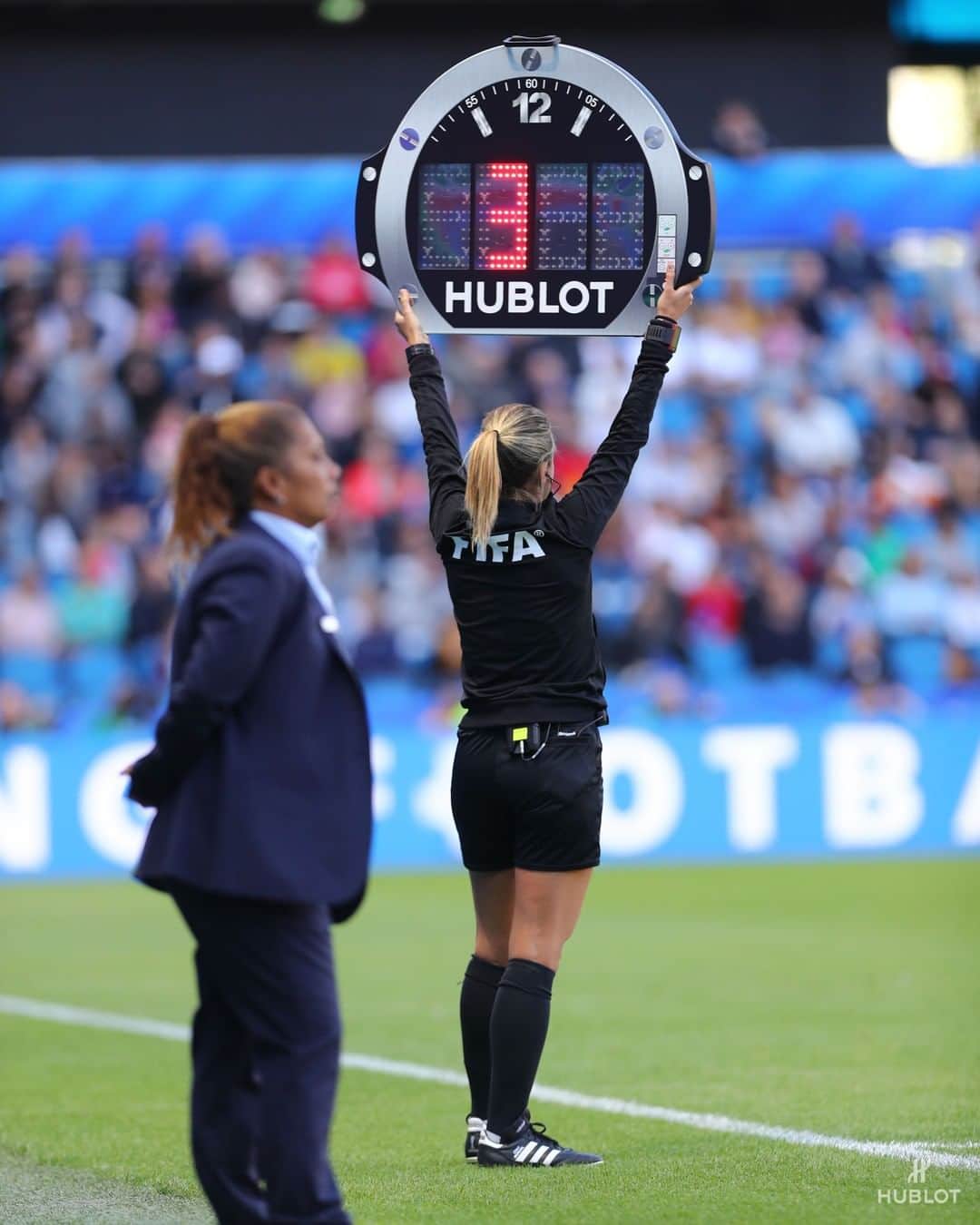 ウブロさんのインスタグラム写真 - (ウブロInstagram)「Hublot, Official Timekeeper of the Fifa Women's World Cup 2019. Which team are you supporting? #HublotLovesFootball #WomensWorldCup #FIFAWWC @fifaworldcup」6月27日 23時30分 - hublot