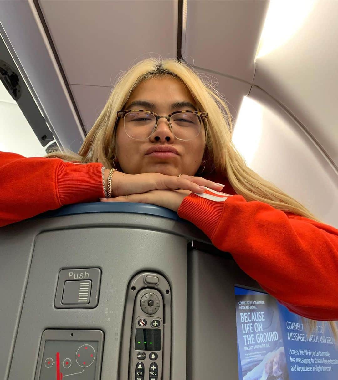 ヘイリー・キヨコさんのインスタグラム写真 - (ヘイリー・キヨコInstagram)「On our way to world pride!!! 🌈🌈🌈」6月27日 23時45分 - hayleykiyoko