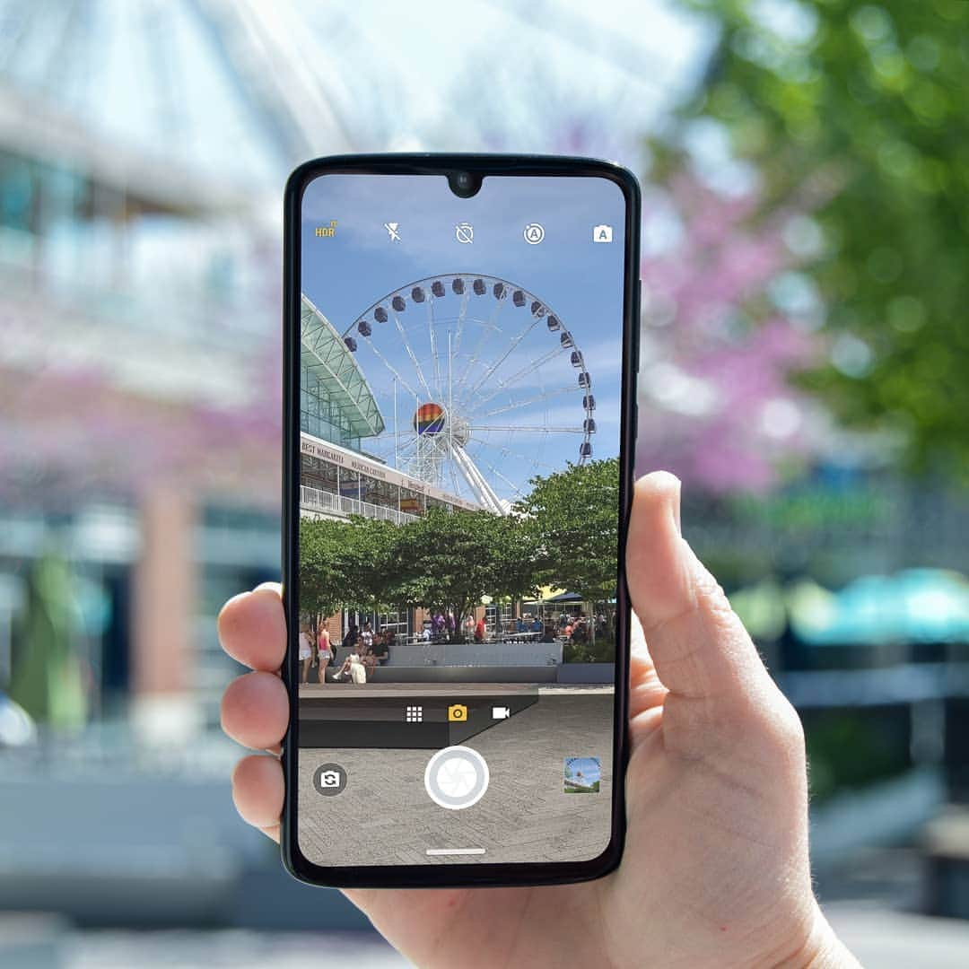 モトローラさんのインスタグラム写真 - (モトローラInstagram)「Great weather. Better views. •  #motoz4 #summer #sunshine #navypier #chicago #ferriswheel #summertimechi」6月27日 23時38分 - motorolaus