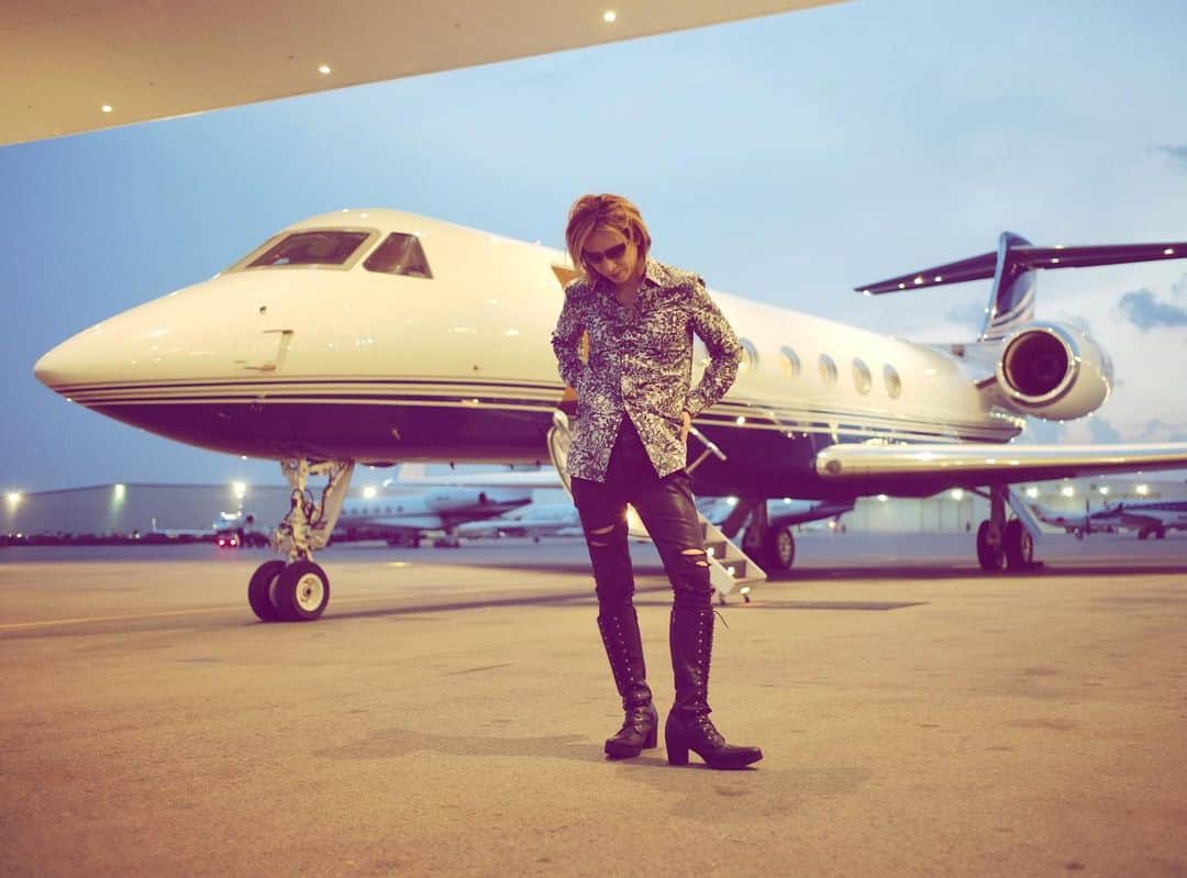 YOSHIKIさんのインスタグラム写真 - (YOSHIKIInstagram)「Landed in＃Miami. On my way to the University of Miami, Frost School of Music. Come see me at #Yoshiki's MasterClass today! マイアミに到着。これから音大で講師をします。 #YoshikiMasterClass @frostschoolum」6月28日 0時00分 - yoshikiofficial