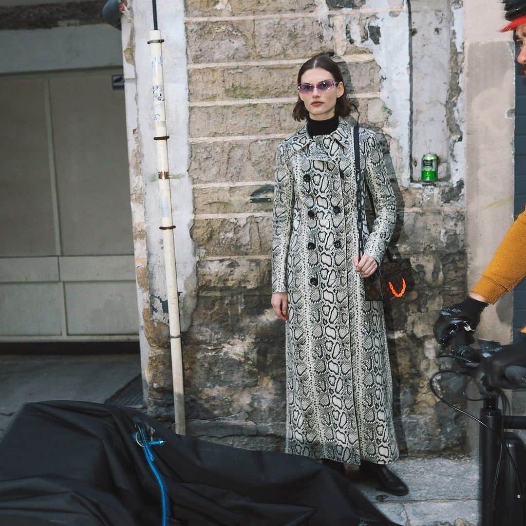 STREET STYLEのインスタグラム：「@giedre.dukauskaite, shot by Phil Oh / @mrstreetpeeper // @voguemagazine」
