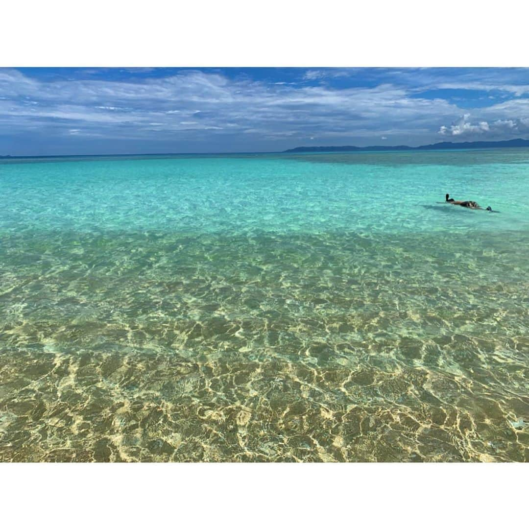 中川ジュリアさんのインスタグラム写真 - (中川ジュリアInstagram)「こんなに透明な海初めてかもしれない🏝 シュノーケリングで魚追いかけたり追いかけられたり🐠 綺麗すぎて感動した #波照間島 #石垣島 #🐠」6月27日 15時35分 - julia05_23