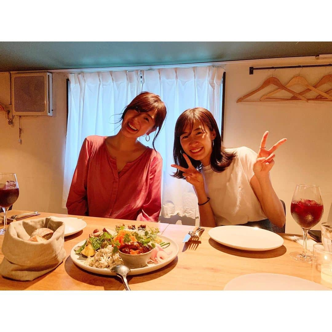 VANRIさんのインスタグラム写真 - (VANRIInstagram)「😋🍽 美味しい時間と大好きな双子ちゃん♡ ( @maya_aoki_  @_yurieyoshida_ ) #the女子会って感じ」6月27日 15時29分 - vanri0121