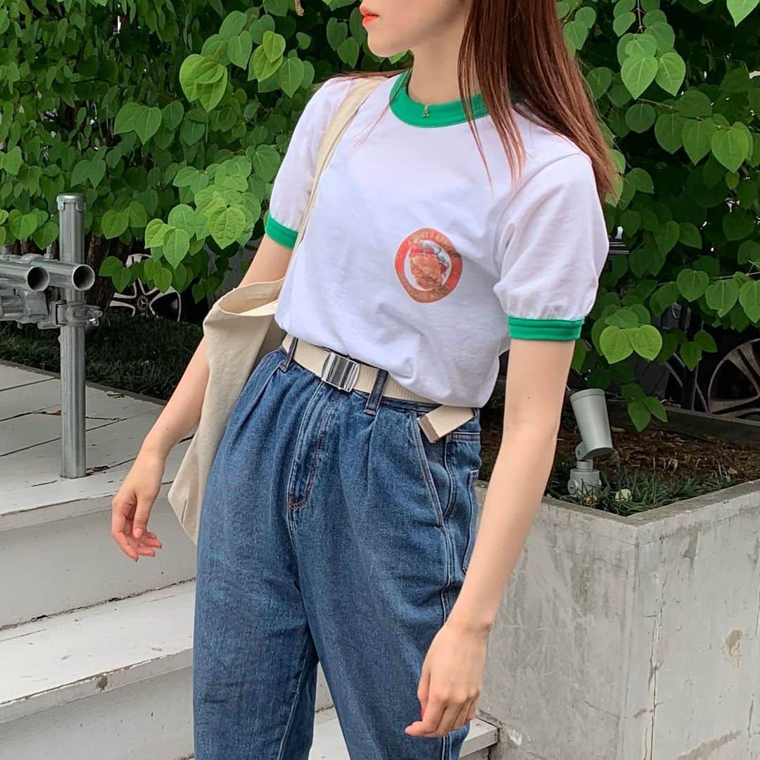 Aymmy in the batty girlsさんのインスタグラム写真 - (Aymmy in the batty girlsInstagram)「【RECOMMEND】 ﻿﻿﻿ ﻿﻿﻿ ◽︎APPLE PIE リンガーTシャツ﻿﻿﻿ col:RED/GREEN/BLUE﻿﻿﻿ siz:S/M﻿﻿ ¥﻿7,560(taxin)﻿ ﻿ staff:158cm﻿ Sサイズ着用﻿﻿ ﻿ #aymmy #battygarage ﻿﻿﻿﻿﻿﻿﻿﻿ #aymmyinthebattygirls ﻿﻿﻿﻿﻿﻿﻿﻿ #エイミー #原宿 #Tシャツ﻿﻿」6月27日 16時00分 - aymmy93