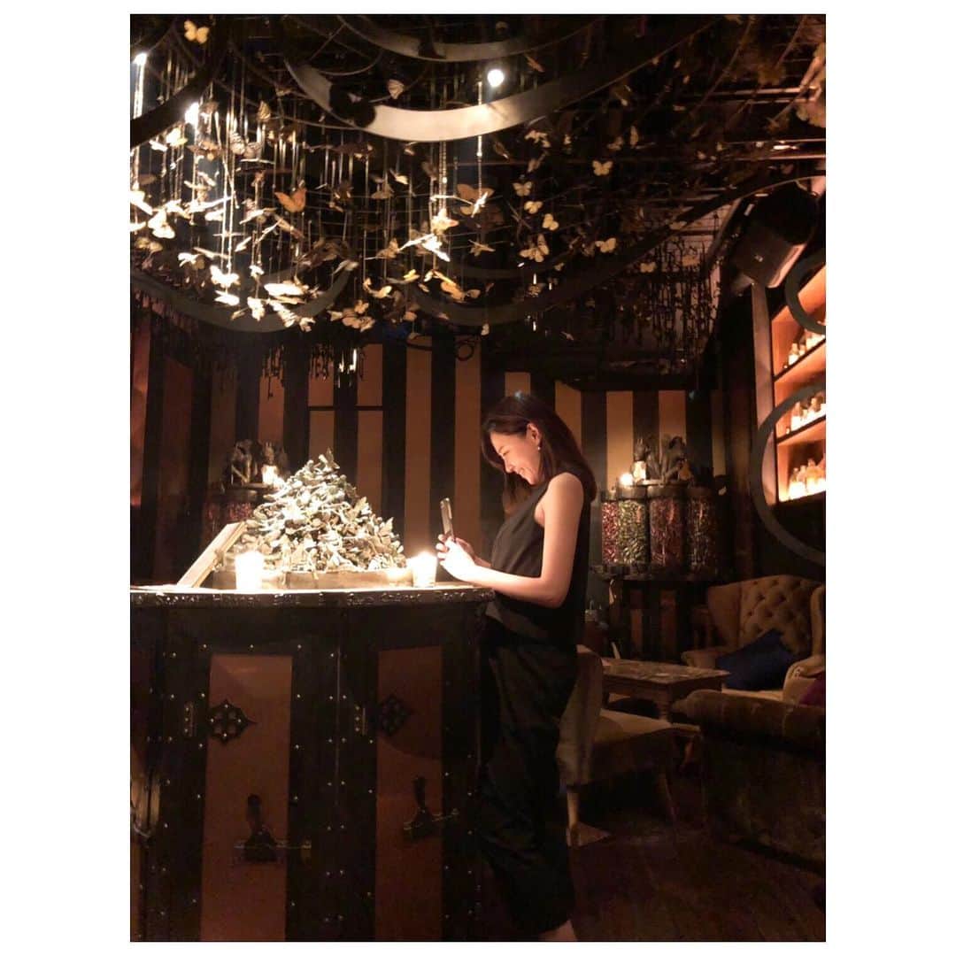 吉竹史さんのインスタグラム写真 - (吉竹史Instagram)「平日の夜に、銀座のバーに連れていかれた。  はたちゃんに。笑  #てんこ盛りの鉄の妖精の写真を撮る #そのあとすぐ消した」6月27日 16時11分 - fumi_yoshitake