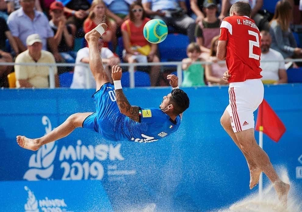 サッカーイタリア代表さんのインスタグラム写真 - (サッカーイタリア代表Instagram)「#BeachSoccer 🌞 Giochi #Europei di Minsk: riscatto #Italia 🇮🇹, 4-2 alla #Russia 🇷🇺. Primo successo nel girone per gli #Azzurri. La squadra reagisce alla grande dopo lo sfortunato esordio con l’Ucraina: doppietta di #Gori, in gol anche #Corosiniti e Carpita.  #ItalBeach #VivoAzzurro」6月27日 16時18分 - azzurri