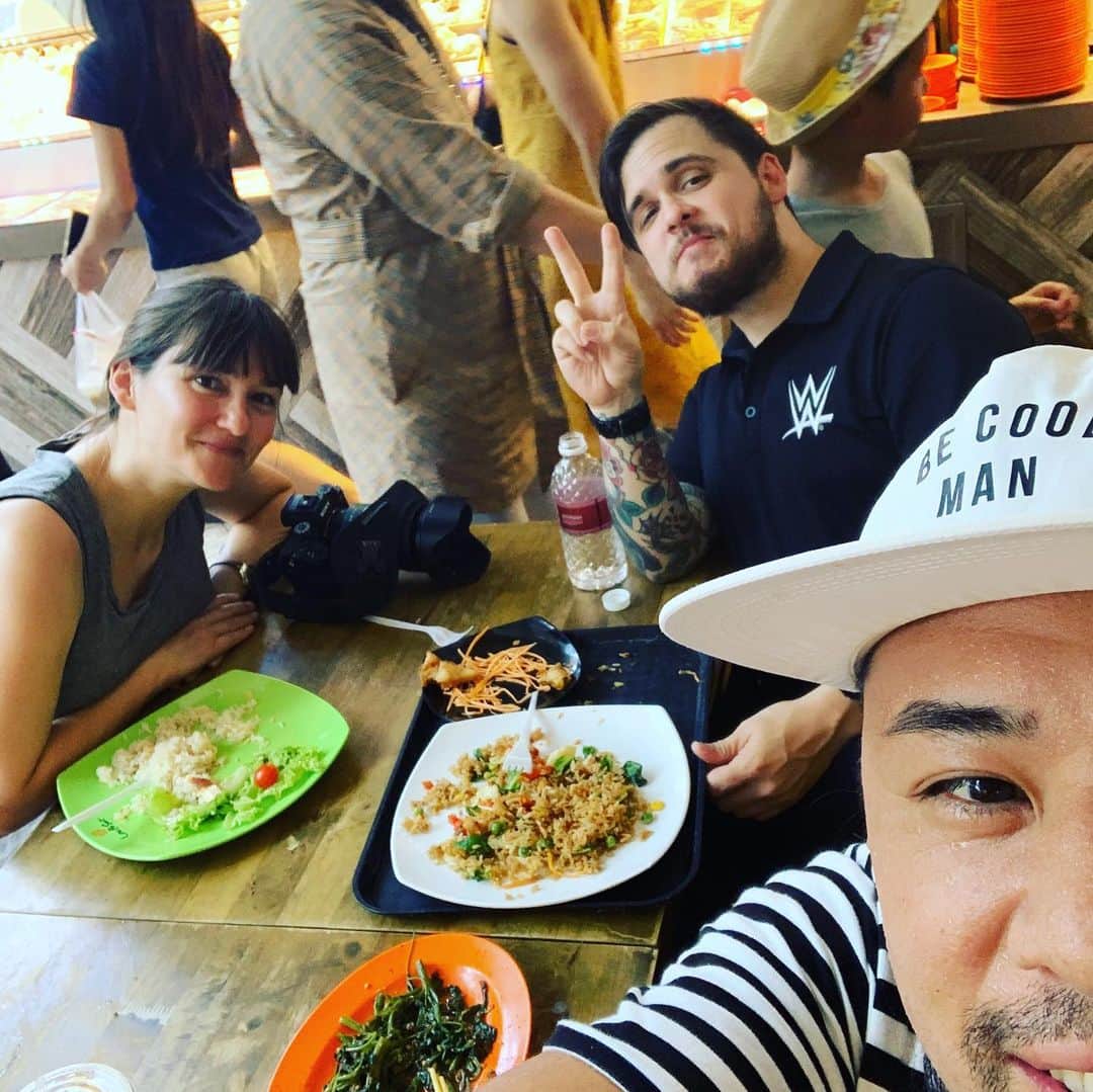 中邑真輔さんのインスタグラム写真 - (中邑真輔Instagram)「Quick lunch at #hawker」6月27日 16時15分 - shinsukenakamura