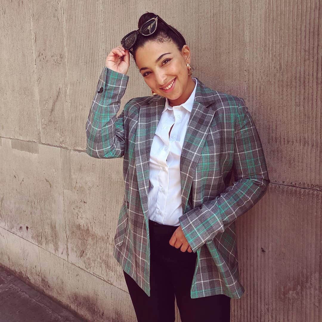 Nextさんのインスタグラム写真 - (NextInstagram)「Easy layers that you can carry through to summer are wardrobe essentials! With a pop of colour, shop the blazer of dreams - worn by @biancaffoley. 🔍 611866. #blazer #check #trend #jacket #layers #blogger #fblogger #fashion #style #outfit #outfitinspo #womenswear #womensfashion #womenstyle #nextfashion #nextwomen」6月27日 16時28分 - nextofficial