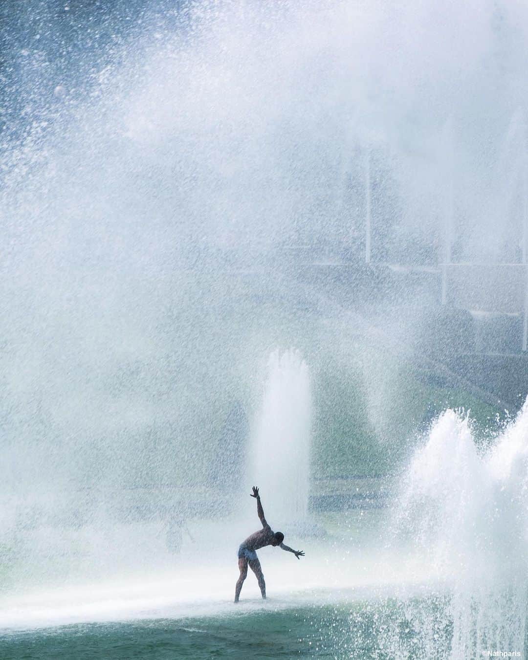 nathparisのインスタグラム：「Swimming pool 💦  1,2,3 or 4  Find places to cool off during this big heat 🥵 #paris」