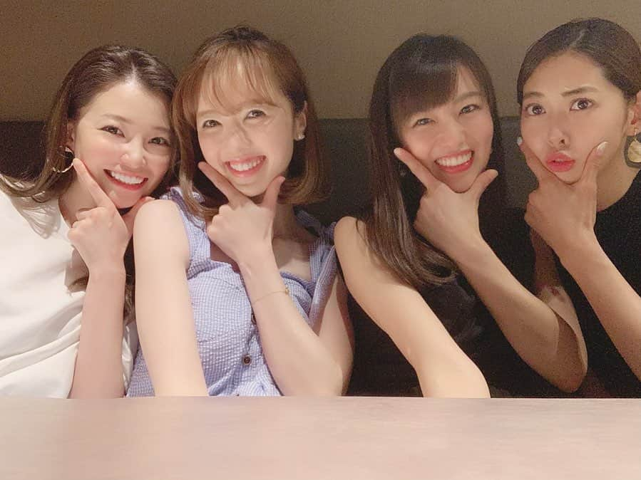 陽菜えみるさんのインスタグラム写真 - (陽菜えみるInstagram)「. 💖Birthday Dinner💖 🎉おめでとう裕子🎂💕 . この3人での裕子のお祝いも 出逢いはもっと長いけど 今年が5回目👏🌈✨✨なはず(笑) 色んな縁があっての4人だけど この4人全員で初めて集まる きっかけになったのも 裕子の誕生日だったなぁ〜☺️ . それも裕子の魅力で 彼女にはきっと 人を惹きつける力がある🤝✨✨ これからも元気で明るくて 誰とでも仲良くなれる みんなが大好きなゆうでいてね🥰 . . #久々の #4人 #楽しかった #ゆうこ #また一つ #大人になりました #6月生まれ #お誕生日おめでとう #人を惹きつける #魅力 #明るく #元気 #おもしろい この #4姉妹 の #末っ子 だけど #しっかりしてる #面倒見が良い でも #ある意味 #しっかりしてない たまに #心配 になる #たまには #自分のこと #優先 しなさいね #大好きな人 たち #loveyourself #bestfriend」6月27日 16時34分 - emiru_haruna