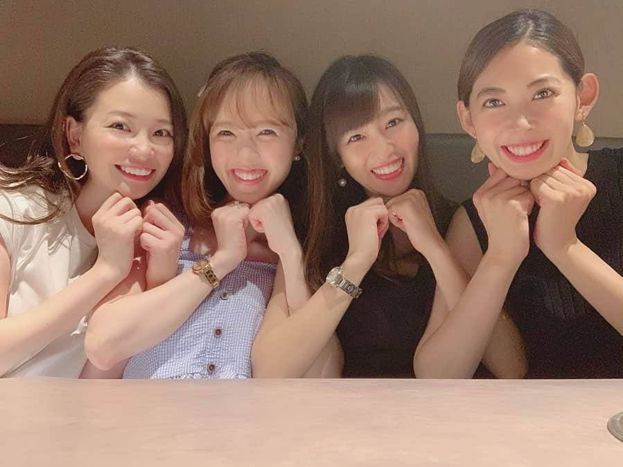 陽菜えみるさんのインスタグラム写真 - (陽菜えみるInstagram)「. 💖Birthday Dinner💖 🎉おめでとう裕子🎂💕 . この3人での裕子のお祝いも 出逢いはもっと長いけど 今年が5回目👏🌈✨✨なはず(笑) 色んな縁があっての4人だけど この4人全員で初めて集まる きっかけになったのも 裕子の誕生日だったなぁ〜☺️ . それも裕子の魅力で 彼女にはきっと 人を惹きつける力がある🤝✨✨ これからも元気で明るくて 誰とでも仲良くなれる みんなが大好きなゆうでいてね🥰 . . #久々の #4人 #楽しかった #ゆうこ #また一つ #大人になりました #6月生まれ #お誕生日おめでとう #人を惹きつける #魅力 #明るく #元気 #おもしろい この #4姉妹 の #末っ子 だけど #しっかりしてる #面倒見が良い でも #ある意味 #しっかりしてない たまに #心配 になる #たまには #自分のこと #優先 しなさいね #大好きな人 たち #loveyourself #bestfriend」6月27日 16時34分 - emiru_haruna