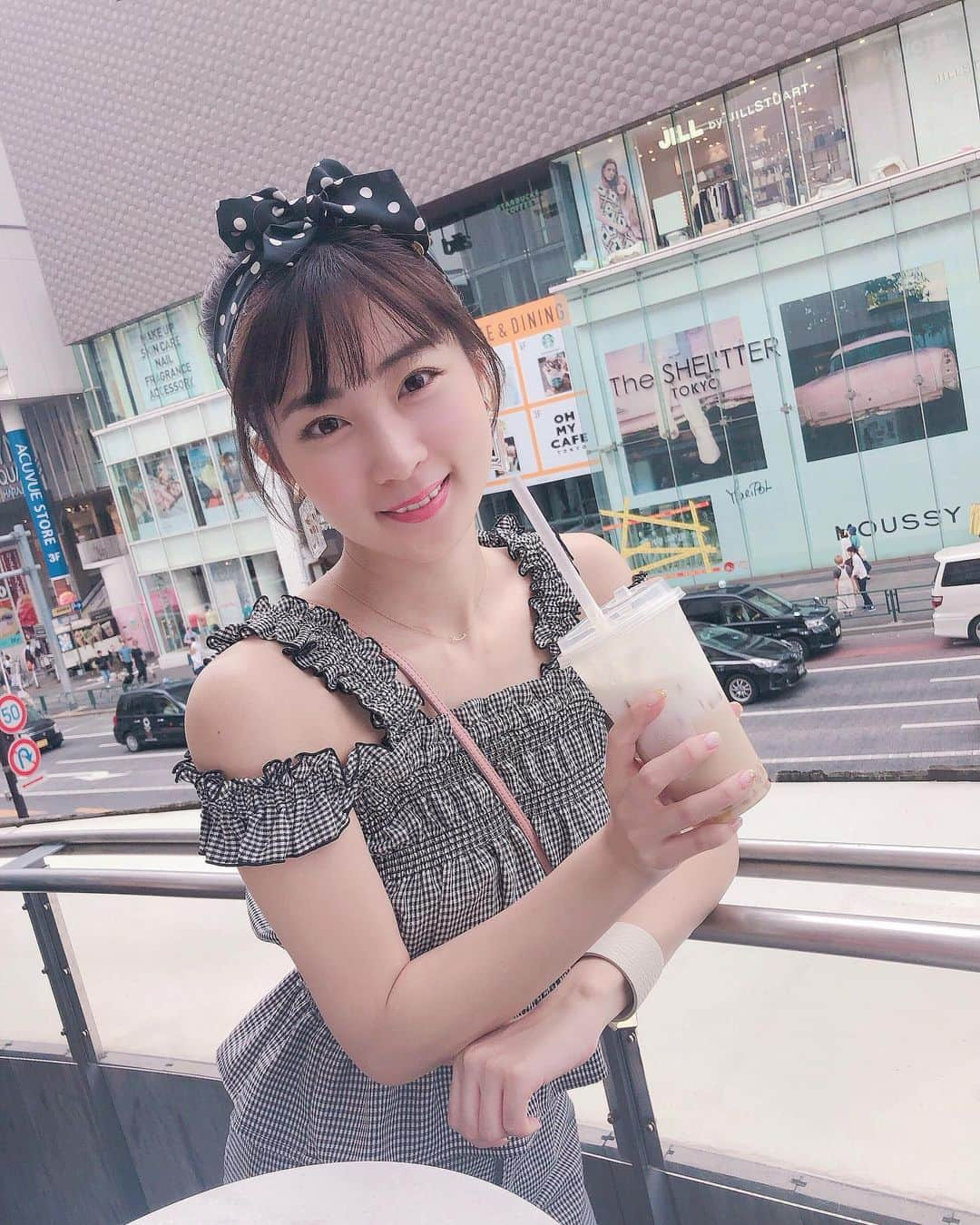 伊藤愛梨さんのインスタグラム写真 - (伊藤愛梨Instagram)「夏風邪引きました🤧 夏風邪はほんとに厄介極まり無い🌪 昨日出来たばかりの チーズクリームティーのお店( @machimachi__official )に行ってきたよ⭐️ 今日はこの後家で休養だ😪 . . . . . . . . . . ・ ・ ・ ・ ・ ・ ・ ・ ・ #vriacharme#ガーリー#stylenanda#可愛い#大人可愛い#コーデ#コーディネート#コスメ#メイク#オフショル#ヘアスタイル#ヘアアレンジ#ピンク#スタイル#デニム#大人カジュアル#韓国#韓国コスメ#韓国ファッション#インスタ映え##表参道#原宿 #liliybrown #snidel #pink#koreanfashion#charlesandkeith #machimachi  #machimachi_japan #あいりんまるカフェ巡り」6月27日 17時21分 - ilovely1007_