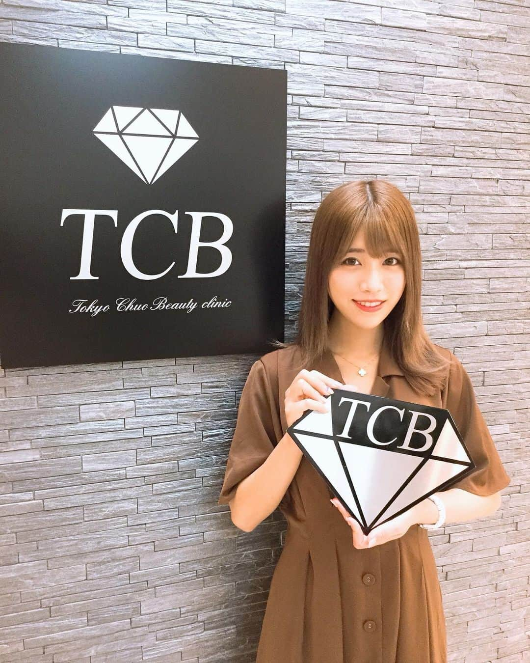 神崎紗衣さんのインスタグラム写真 - (神崎紗衣Instagram)「東京中央美容外科世田谷院で、TCB式小顔美肌再生とボトックス注射の経過観察してきたよ～ １ヶ月くらいでいい感じに馴染んで効果がもっと分かるんだって✌️ . . @tcbsetagaya @dr.yamazaki #東京中央美容外科#リフトアップ#法令線 #東京中央美容外科世田谷院#TCB式小顔美肌再生#美容外科#世田谷#池尻大橋#田園都市線#美容#アンチエイジング#小顔#ミスワールド#ミスワールドジャパン#小顔#ボトックス#リフトアップなら東京中央美容外科#美容整形なら東京中央美容外科#pr」6月27日 17時31分 - kanzaki_sae