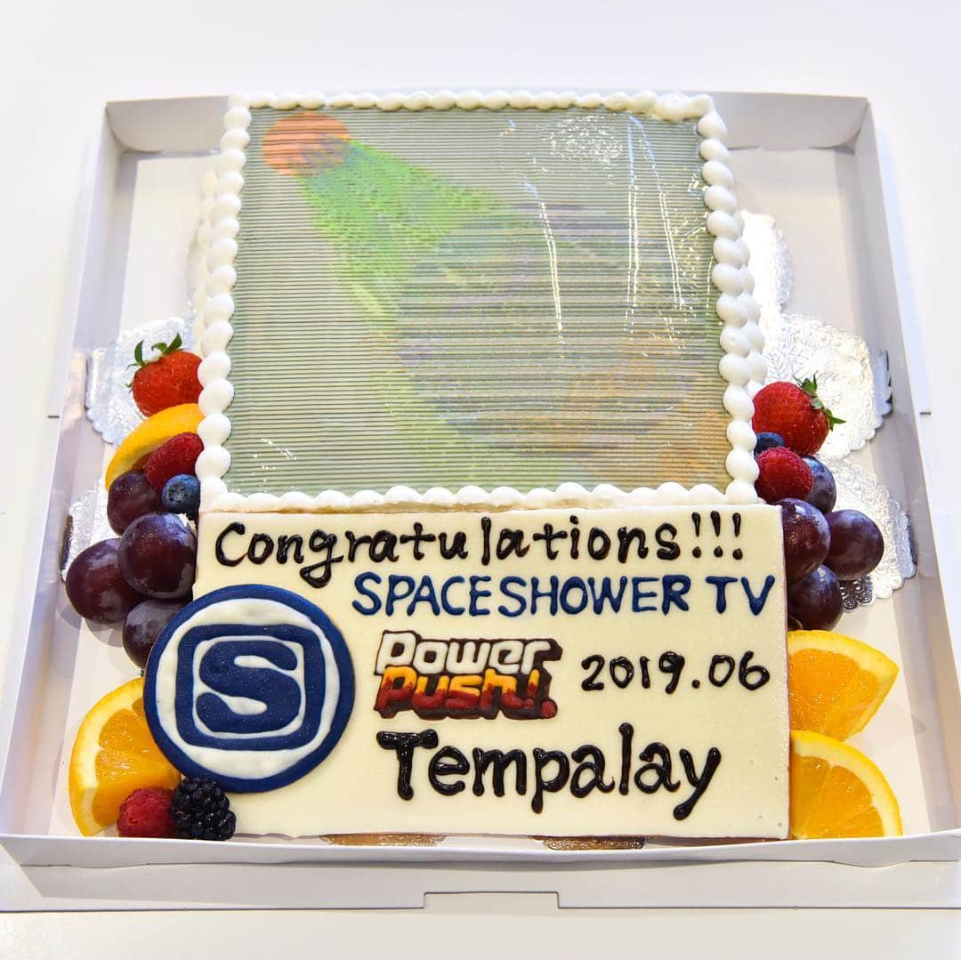 SPACE SHOWER TVさんのインスタグラム写真 - (SPACE SHOWER TVInstagram)「スペシャ6月度POWER PUSH🎉﻿﻿﻿ Tempalay /「のめりこめ、震えろ。」﻿﻿﻿ ﻿﻿﻿ インタビューでは、﻿ 今作のMVに込めたメッセージや制作秘話、﻿ ﻿ジャンルの枠を越えた﻿ Tempalay独自の音楽性についてなど﻿ たっぷり語ってもらいました！﻿﻿﻿ ﻿ ぜひPOWER PUSHページをチェック👀﻿﻿﻿ 今ならストーリーから飛べます🚀﻿﻿ ﻿﻿﻿ パワープレイ楽曲「のめりこめ、震えろ。」が収録されている﻿ ニューアルバム「21世紀より愛をこめて」は絶賛発売中！﻿﻿ ﻿ぜひインタビューと併せてお楽しみください！﻿﻿ ﻿﻿ #Tempalay  #スペシャ  #POWERPUSH﻿」6月27日 18時03分 - spaceshower