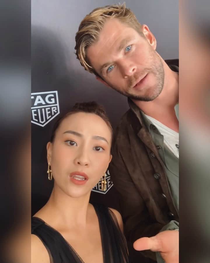 ソニアのインスタグラム：「Tag a friend who’d appreciate his perfect face 🤣 Always a pleasure to return your calls  @chrishemsworth✌🏼 . @tagheuer #dontcrackunderpressure #chrishemsworth」