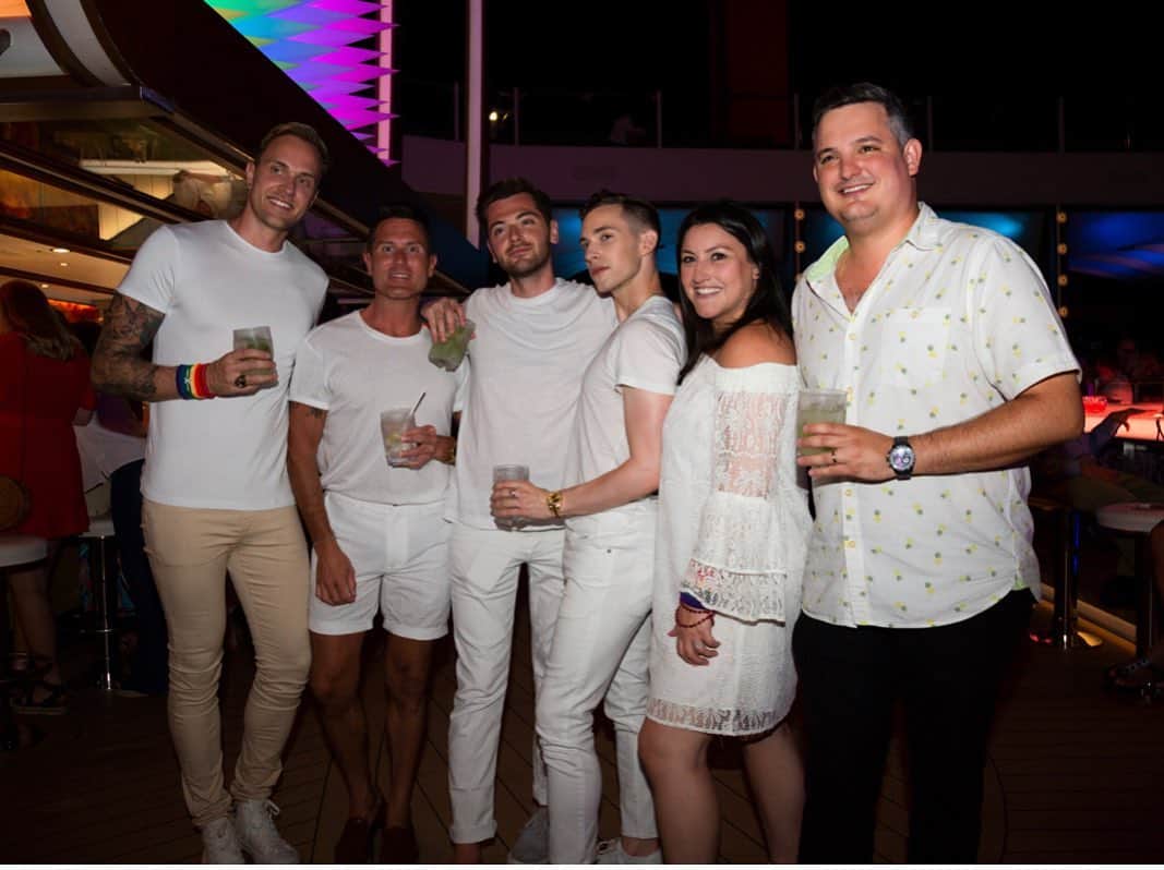 アダム・リッポンさんのインスタグラム写真 - (アダム・リッポンInstagram)「#GetOnBoard 🛳❤️ Always so fun to celebrate at the #PridePartyAtSea with friends and love getting to do it with @CelebrityCruises! 🙆🏼‍♂️」6月27日 18時10分 - adaripp