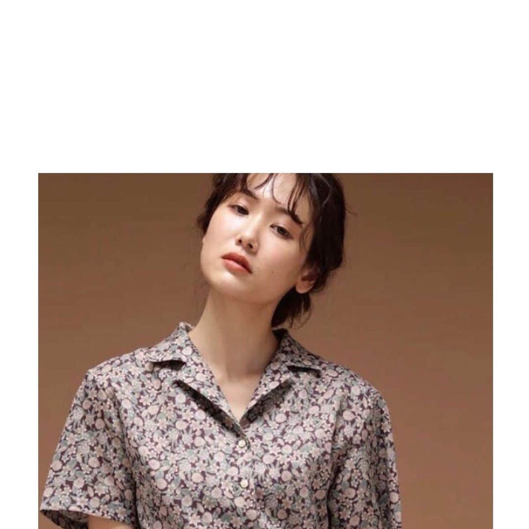のインスタグラム：「開襟 . #gridphoto #fashionshooting #makeup #hairarrange #model #tokyo #fashion #패션 #모델 #일본 #메이크업 #開襟シャツ」