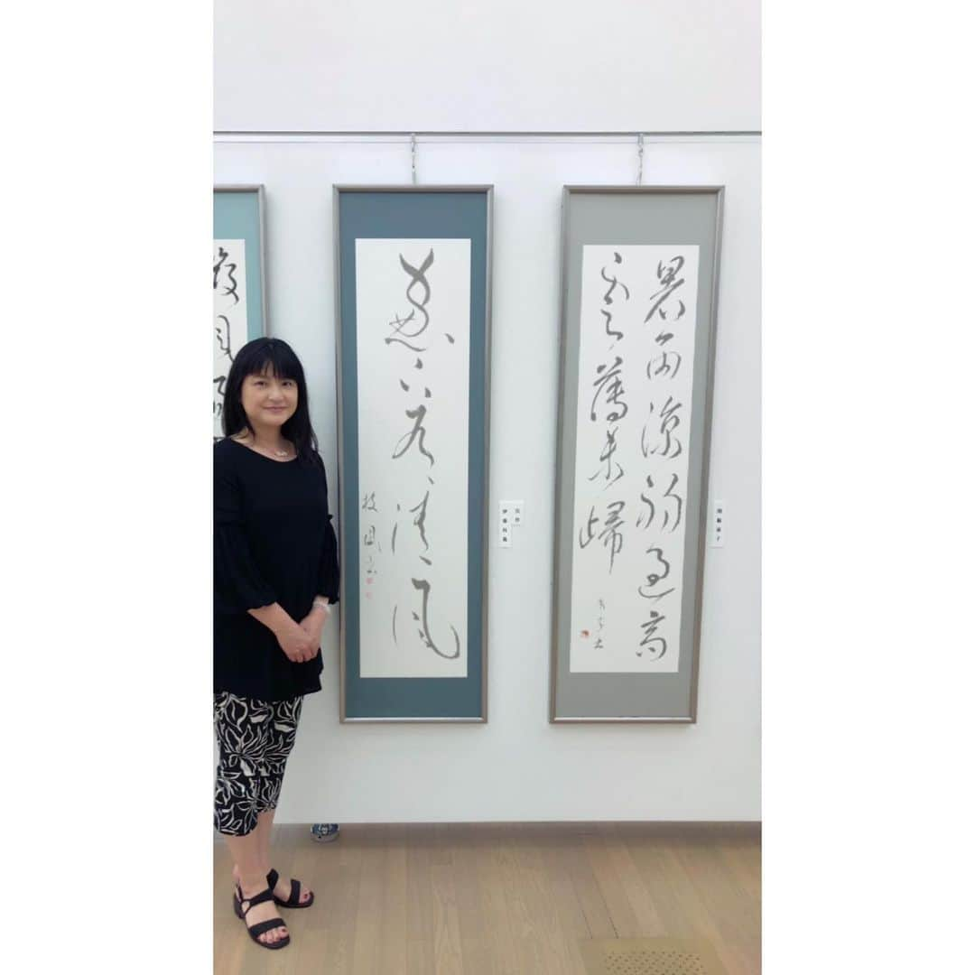 伊藤かずえさんのインスタグラム写真 - (伊藤かずえInstagram)「＃書道展 #万紅展 #国立新美術館  去年までは金賞でしたが、今年は金賞の上の佳作いただきました！ 7月7日まで開催です。火曜定休」6月27日 18時47分 - kazue__itoh