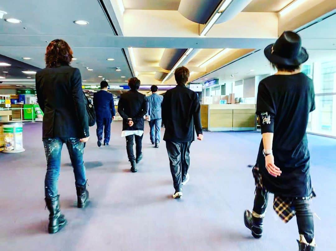 GLAYさんのインスタグラム写真 - (GLAYInstagram)「韓国到着！！！ #25thAnniversarySpecialLIVE #GLAYINSEOUL」6月27日 18時40分 - glay0525_official