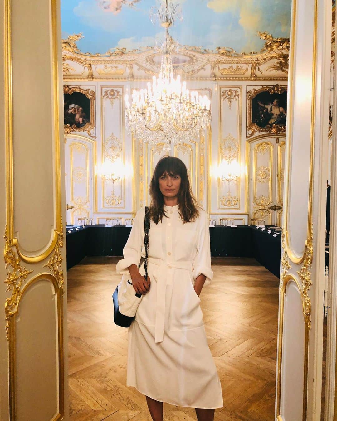 カロリーヌ・ド・メグレのインスタグラム：「Taking over the @andamfashionaward account for the day, discover with me the new fashion talents of tomorrow #andamfashionaward」