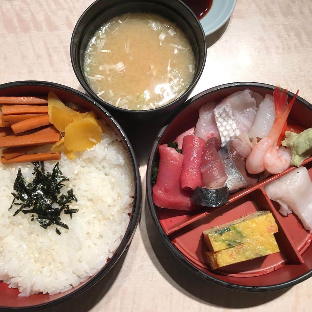 水木一郎さんのインスタグラム写真 - (水木一郎Instagram)「今日はちらし寿司の日と言うことらしいのでランチはちらし寿司にしましたＺ! #ちらし寿司の日 #ランチ #水木一郎」6月27日 19時12分 - ichiromizuki