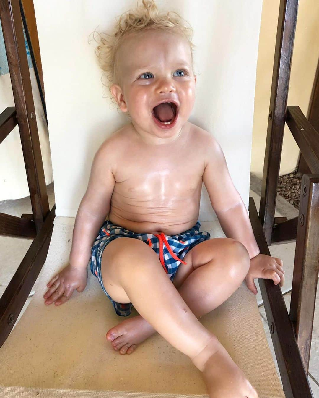 キアラ・フェラーニさんのインスタグラム写真 - (キアラ・フェラーニInstagram)「Full of sunscreen and ready for the beach 👶🏼 #TheFerragnez」6月28日 0時39分 - chiaraferragni