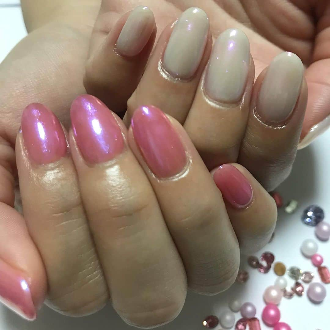 石岡真衣さんのインスタグラム写真 - (石岡真衣Instagram)「. #newnail 💅 #シンプルネイル  #ネイル  #nail #nails #サロンドハナコ @_hanaco」6月28日 0時39分 - ishiokamai