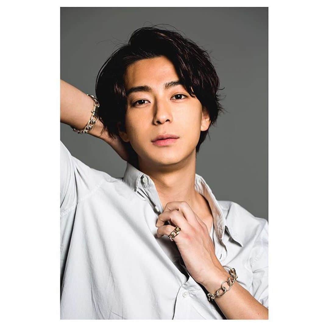 三浦翔平さん大好きのインスタグラム：「うっひょ〜〜😘 1枚目、色気たまんないっ🤤 2枚目、舌長い〜〜😳 インスタ開いた途端、 @keiichinitta さんの投稿を見つけて、目が覚めました。 #三浦翔平#翔平さん#新田桂一 さん#ドラマ#教場#木村拓哉#工藤阿須加#川口春奈#林遣都#葵わかな#井之脇海#富田望生#味方良介#村井良大#三浦翔平#大島優子」