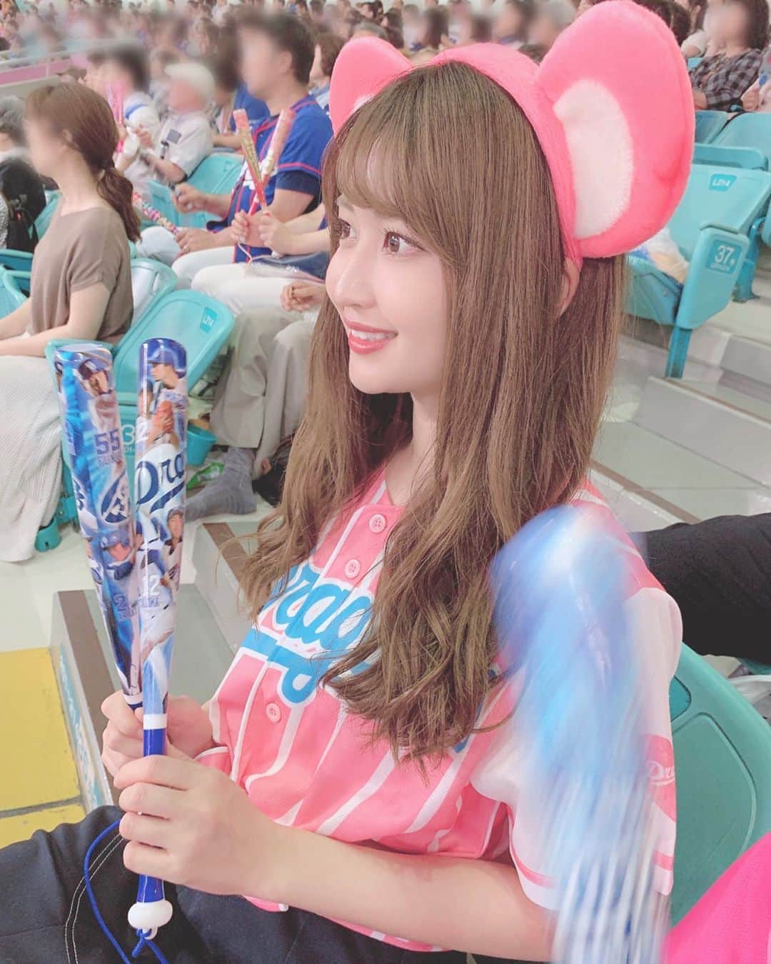 沢井里奈さんのインスタグラム写真 - (沢井里奈Instagram)「♡ . ガールズシリーズだったので この日は去年のピンクのユニフォームに カチューシャもピンクにしました🌹🌸 . #dragons #doala #dranavi #starcat #nagoya #baseball #rirandture #diana #ootd #coordinate #fashion #instafashion #dela #instagood #instagramjapan #japanesegirl #girls #中日ドラゴンズ #ドラゴンズ #中日 #ドアラ #ガールズシリーズ #ドラゴンズ女子 #キャットチャンネル #スターキャット #ナゴヤドーム #さわー野球 #沢井里奈」6月27日 19時31分 - sawairina