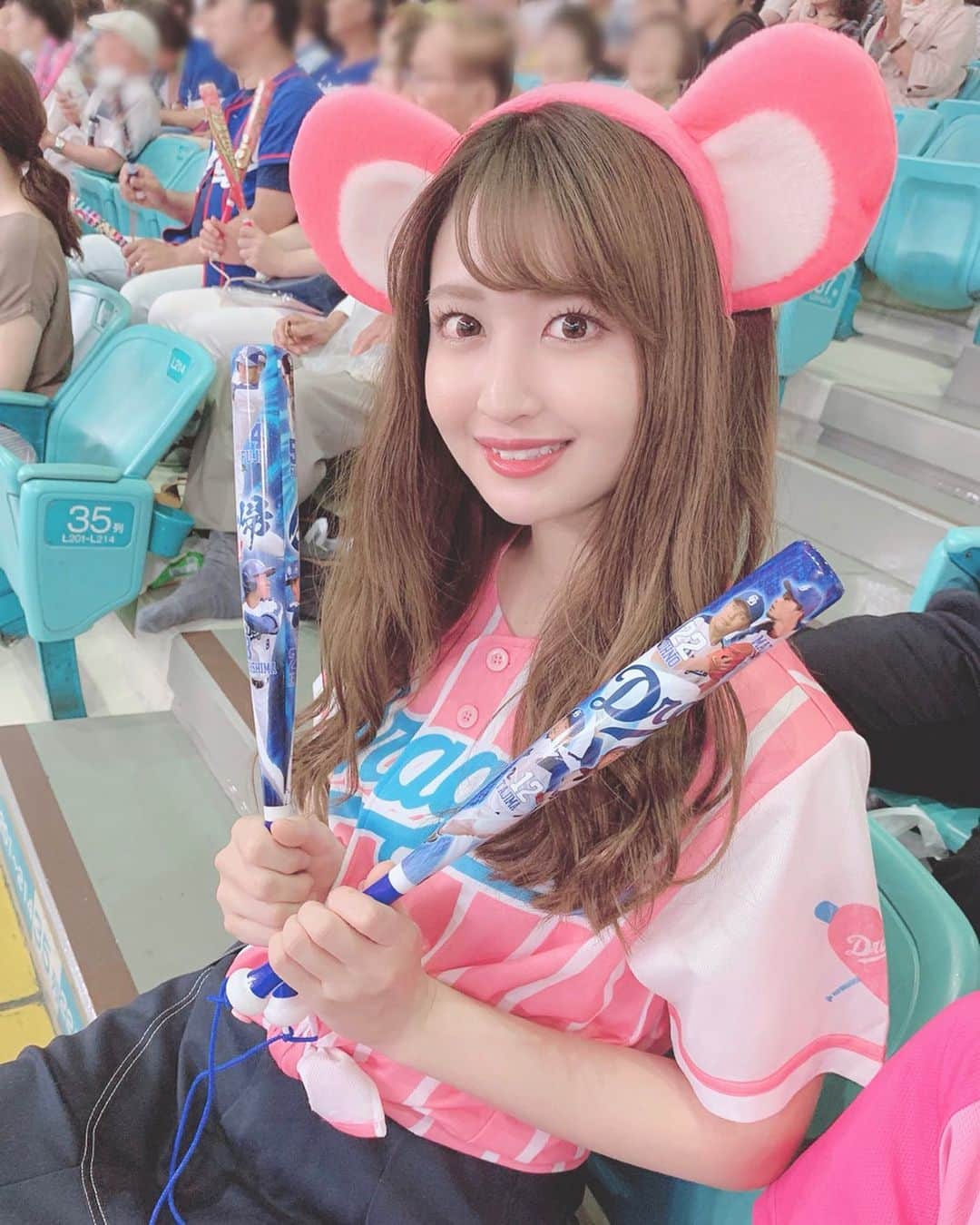 沢井里奈さんのインスタグラム写真 - (沢井里奈Instagram)「♡ . ガールズシリーズだったので この日は去年のピンクのユニフォームに カチューシャもピンクにしました🌹🌸 . #dragons #doala #dranavi #starcat #nagoya #baseball #rirandture #diana #ootd #coordinate #fashion #instafashion #dela #instagood #instagramjapan #japanesegirl #girls #中日ドラゴンズ #ドラゴンズ #中日 #ドアラ #ガールズシリーズ #ドラゴンズ女子 #キャットチャンネル #スターキャット #ナゴヤドーム #さわー野球 #沢井里奈」6月27日 19時31分 - sawairina