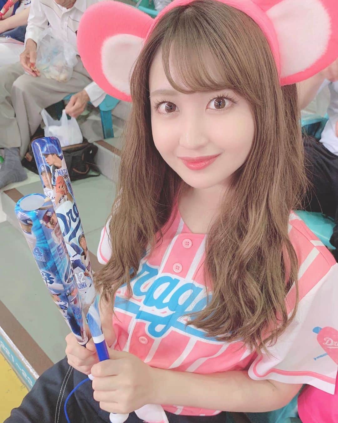沢井里奈さんのインスタグラム写真 - (沢井里奈Instagram)「♡ . ガールズシリーズだったので この日は去年のピンクのユニフォームに カチューシャもピンクにしました🌹🌸 . #dragons #doala #dranavi #starcat #nagoya #baseball #rirandture #diana #ootd #coordinate #fashion #instafashion #dela #instagood #instagramjapan #japanesegirl #girls #中日ドラゴンズ #ドラゴンズ #中日 #ドアラ #ガールズシリーズ #ドラゴンズ女子 #キャットチャンネル #スターキャット #ナゴヤドーム #さわー野球 #沢井里奈」6月27日 19時31分 - sawairina