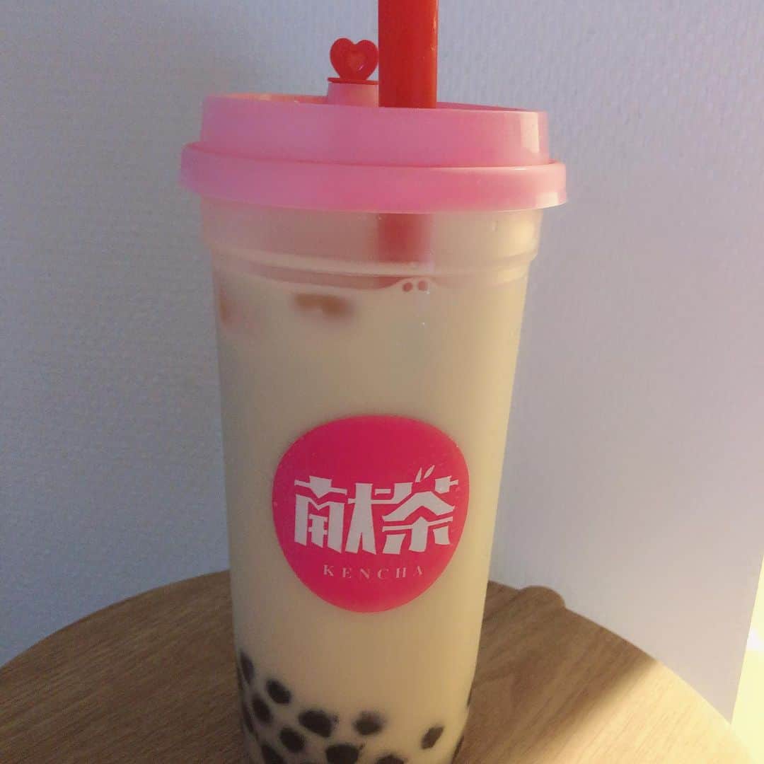 高橋沙弥華さんのインスタグラム写真 - (高橋沙弥華Instagram)「#パーフェクトワールド 最終回泣けた😭  タピオカ飲みながら🥺w  あとゆみぴゆちたんに教えてもらった #ウェントワース女子刑務所 どハマりしておる🥺❣️ 私ブーマ好き❤ww  #タピオカ #タピ活 #タピオカ女子 #タピオカマニア #タピオカ巡り #タピオカ好き #タピオカ中毒 #ミルクティー」6月27日 19時27分 - takahashi_sayakachan1204