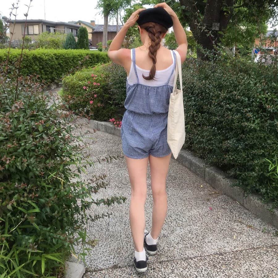 PATRA magazineさんのインスタグラム写真 - (PATRA magazineInstagram)「6/27♡スワイプしてね👉「お洒落さんが着るタンクトップ♡」 . 夏に着まわせるタンクトップの着こなし方をご紹介♡ . インナーとして着てジャケットを羽織るのもよし、一枚でサラッと着るのもよしな優れもの♡ . ロンパースやオールインワンと合わせて涼しげに着るのもオススメ◎ . 一枚持っているだけで着まわし力抜群♪ . . Thank you🌹 @a_k_a_k_a_/ @___shiii7 @aishii_i / @1016_kanako ＠___ponmk2___ / @hi_na_no0121 . . 今女の子の中で流行っているコトやITEMがあればPATRAをタグ付けして教えてね♥ 皆さんのすてきな投稿をぜひ紹介させてください！ . . . #PATRA #お洒落さんと繋がりたい #おしゃれさんと繋がりたい #真夏のコーデ #コーデ  #タンクトップ #ワンショルタンク #ワンショル #レイヤー #重ね着 #ノースリーブ  #オールインワン #ロンパース #着こなし術  #お洒落 #女の子 #インナー #着まわし #肌見せ #夏 #夏ファッション #ootd」6月27日 19時38分 - patra__jp