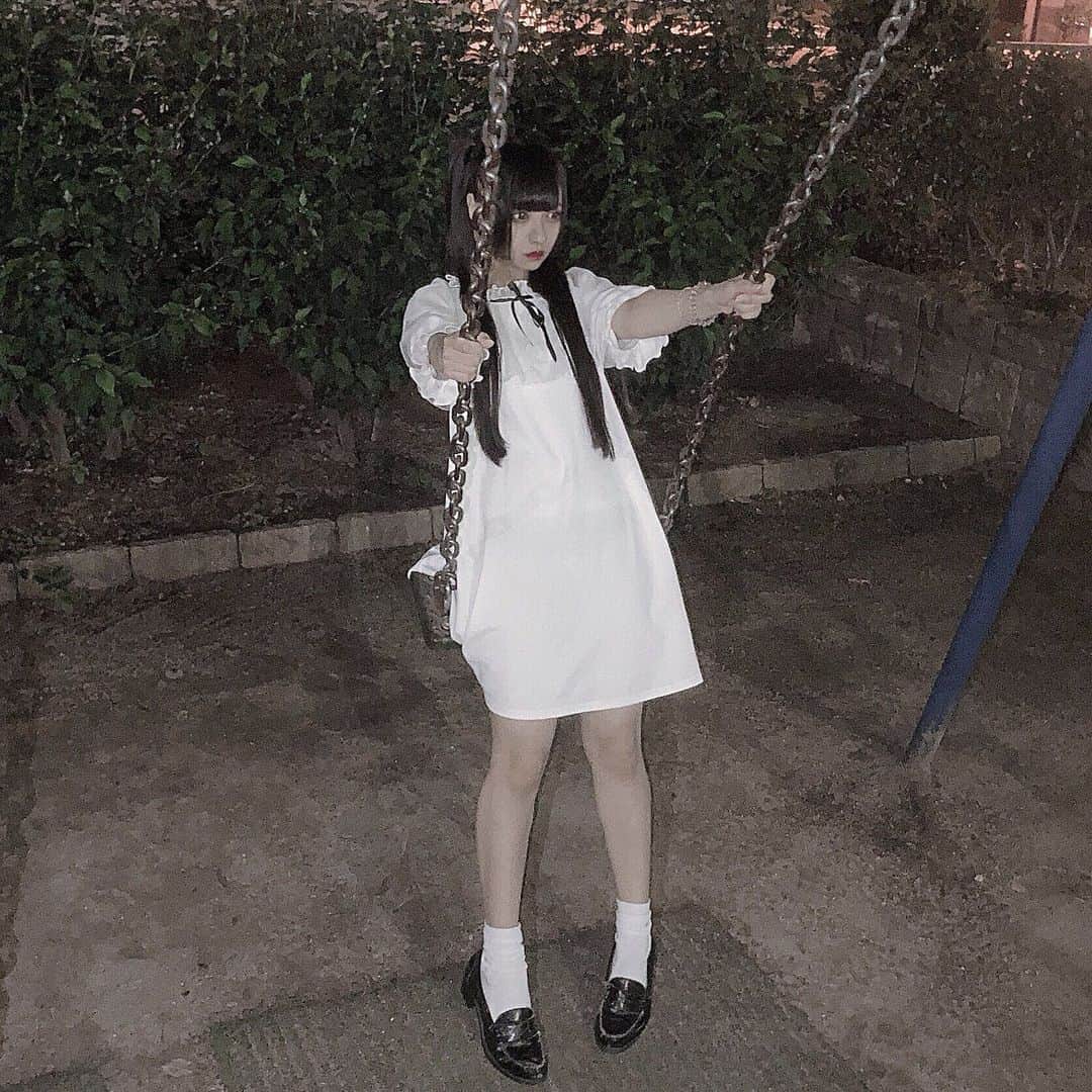 9GAGさんのインスタグラム写真 - (9GAGInstagram)「Take a fancy photo on the swing. By @meiri_asahina  #swing #ghostgirl #9gag」6月27日 19時38分 - 9gag