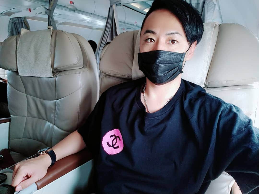 DJ DAIKI（若林大輝）さんのインスタグラム写真 - (DJ DAIKI（若林大輝）Instagram)「I'm going to Manila now🇵🇭 See you tomorrow 🙌🙌🙌 @covemanila @okadamanila . #djlife #flighteveryday #後ろの座席の方がいびきうるさい #静かに寝て欲しい笑」6月27日 19時41分 - daiki.wakabayashi